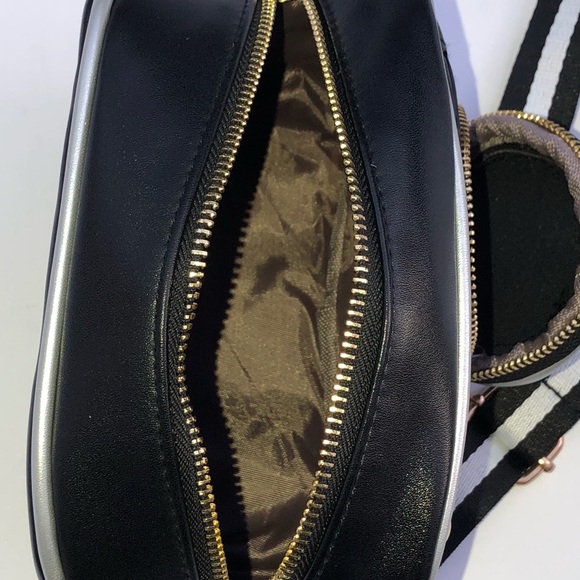 Restocked New Very  Adorable Compact Bag - Picture 6 of 8